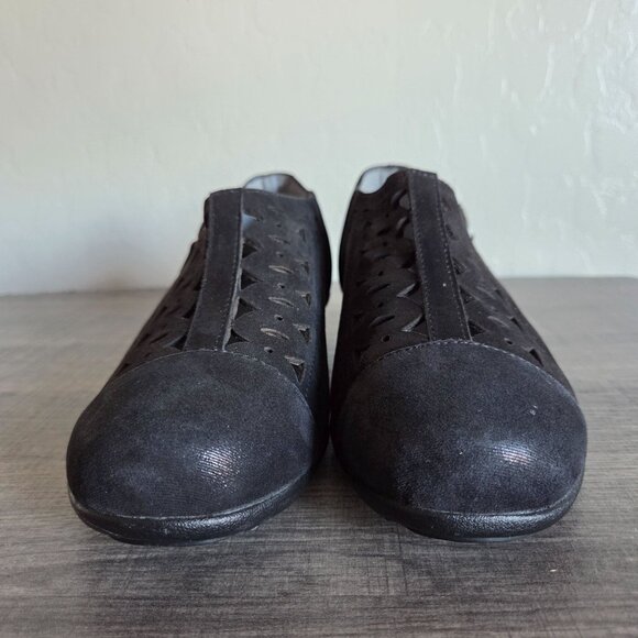 Drew Metro Perforated Leather Low Wedge Slip-On Shoes Black 8.5 WIDE Orthopedic - Picture 2 of 12